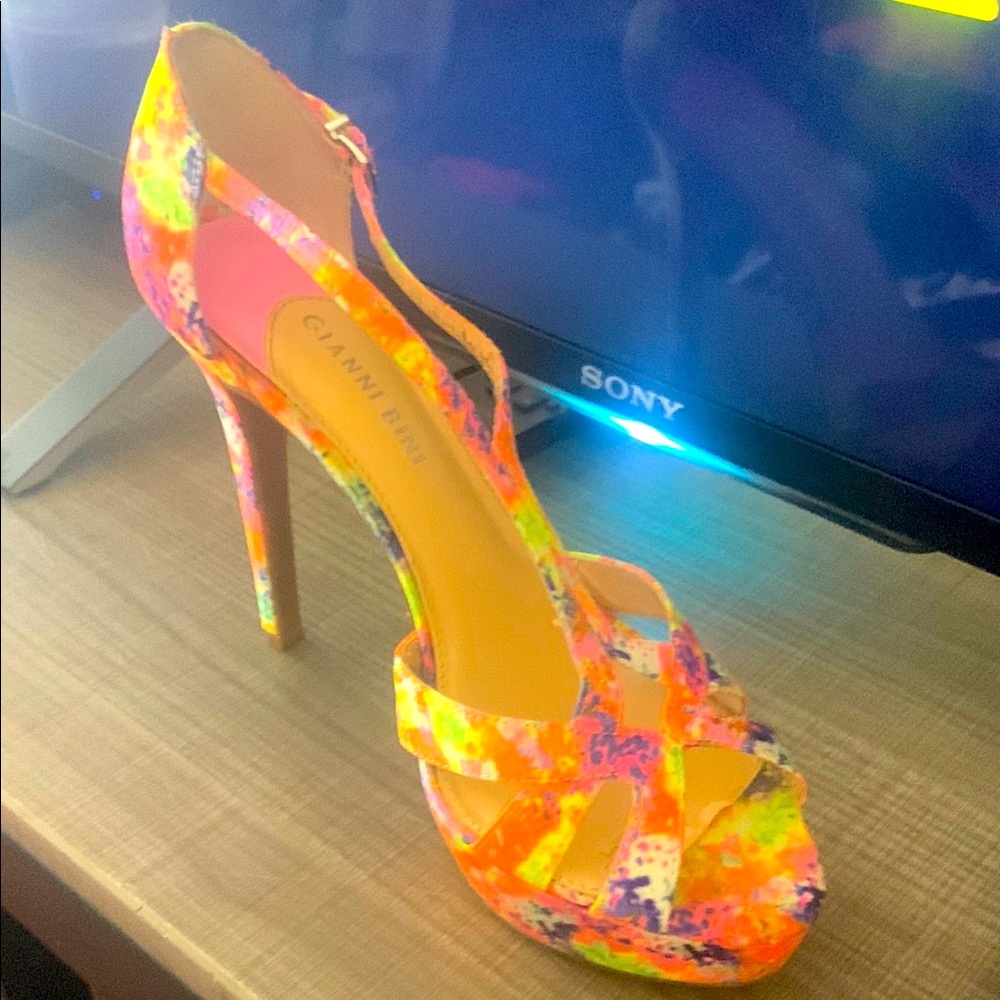 Giani Bernini Orange and Pink Artistic Heels